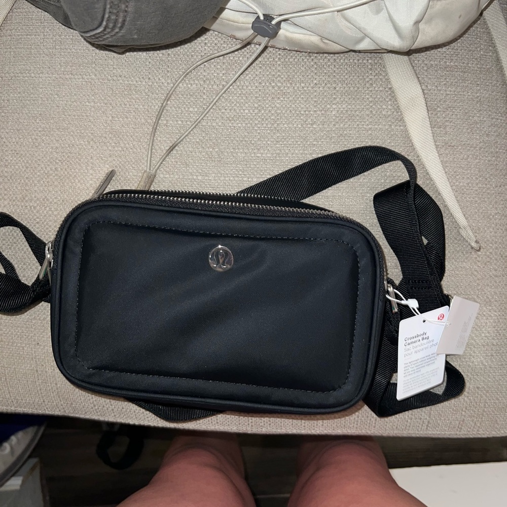 Lululemon cross body camera bag